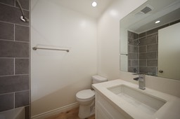 Bethroom Tub Shower